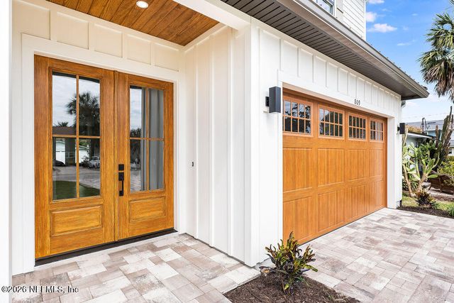 809 11TH Avenue S, Jacksonville Beach, FL 32250