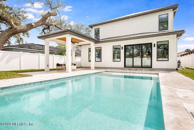 809 11TH Avenue S, Jacksonville Beach, FL 32250