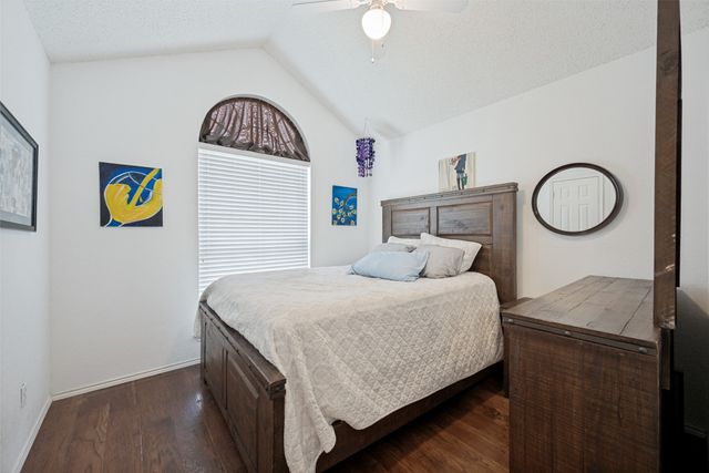 1825 Yorkshire Street, Fort Worth, TX 76134