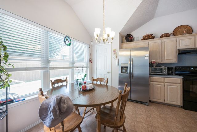 1825 Yorkshire Street, Fort Worth, TX 76134