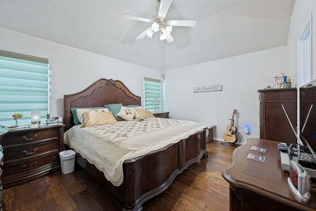 1825 Yorkshire Street, Fort Worth, TX 76134
