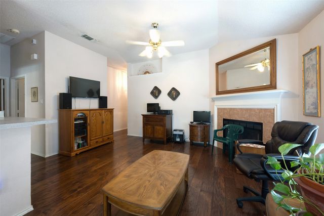 1825 Yorkshire Street, Fort Worth, TX 76134