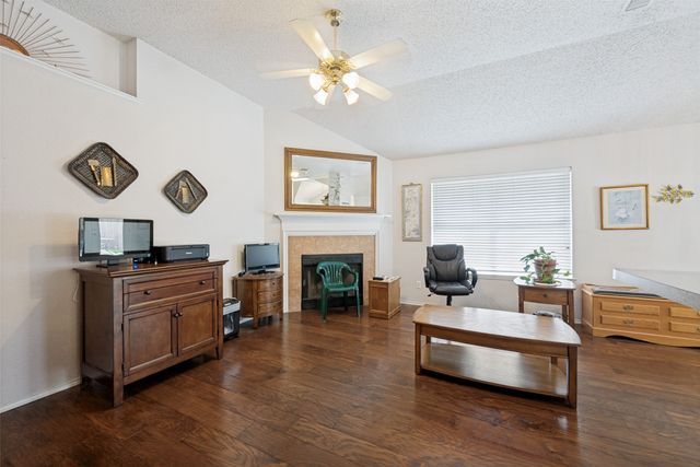 1825 Yorkshire Street, Fort Worth, TX 76134