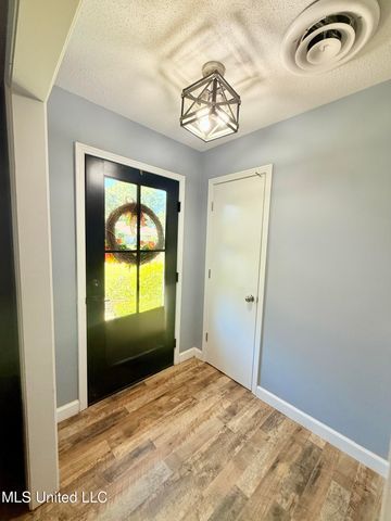 516 Chestnut Street, Grenada, MS 38901