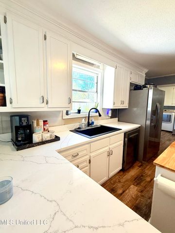 516 Chestnut Street, Grenada, MS 38901