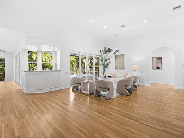 1207 Manor Drive S, Weston, FL 33326