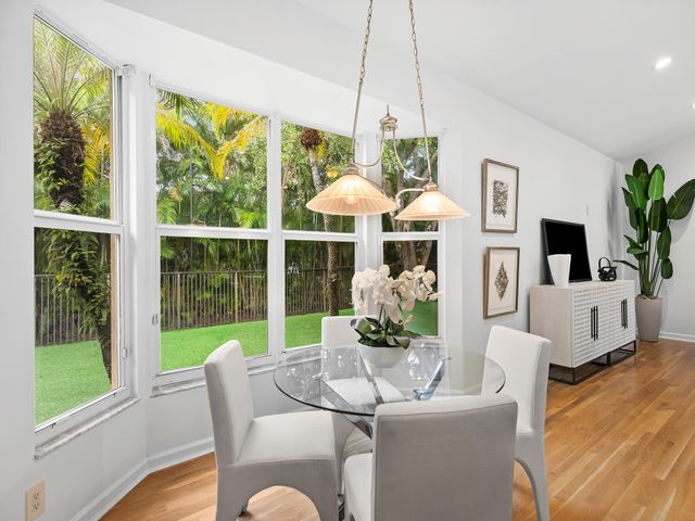 1207 Manor Drive S, Weston, FL 33326