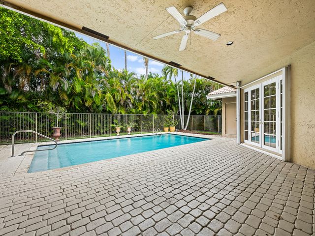 1207 Manor Drive S, Weston, FL 33326