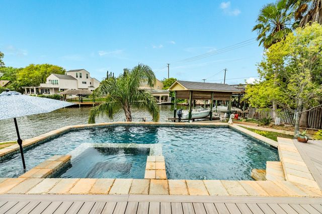 2413 Gerol Drive, Galveston, TX 77551