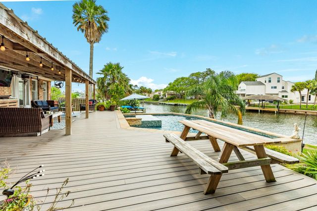 2413 Gerol Drive, Galveston, TX 77551