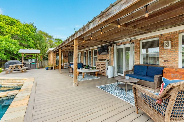 2413 Gerol Drive, Galveston, TX 77551
