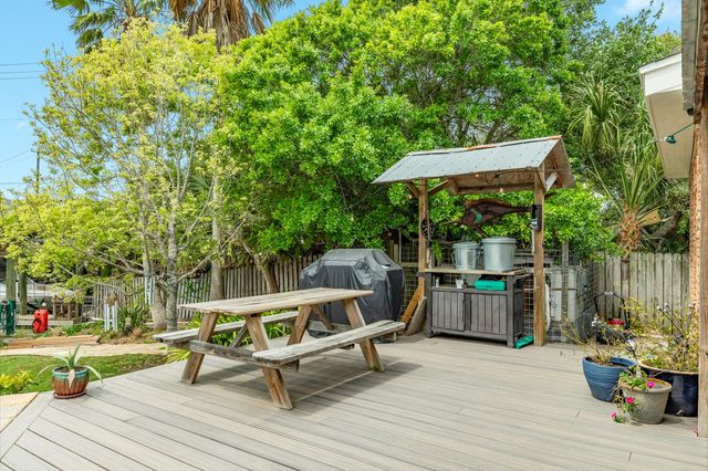 2413 Gerol Drive, Galveston, TX 77551