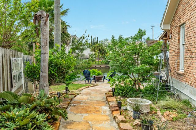 2413 Gerol Drive, Galveston, TX 77551