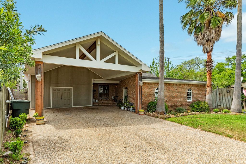 2413 Gerol Drive, Galveston, TX 77551