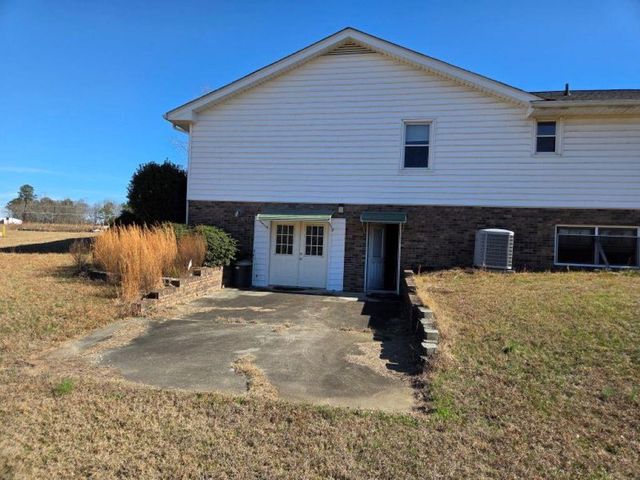 2944 Gravel Springs Road, Buford, GA 30519