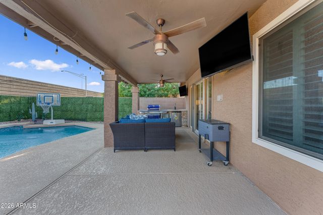 3433 E CEDARWOOD Lane, Phoenix, AZ 85048