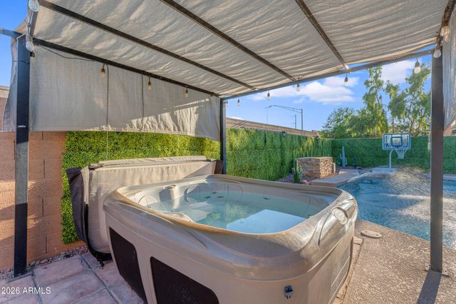 3433 E CEDARWOOD Lane, Phoenix, AZ 85048