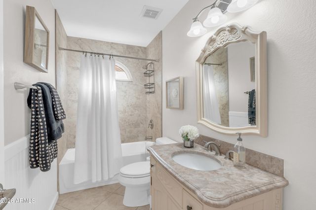 3433 E CEDARWOOD Lane, Phoenix, AZ 85048
