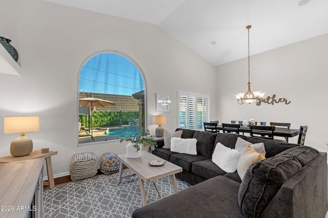 3433 E CEDARWOOD Lane, Phoenix, AZ 85048