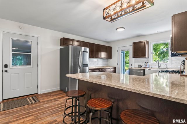 5037 Wesley Chapel Road, New Berlin, IL 62670