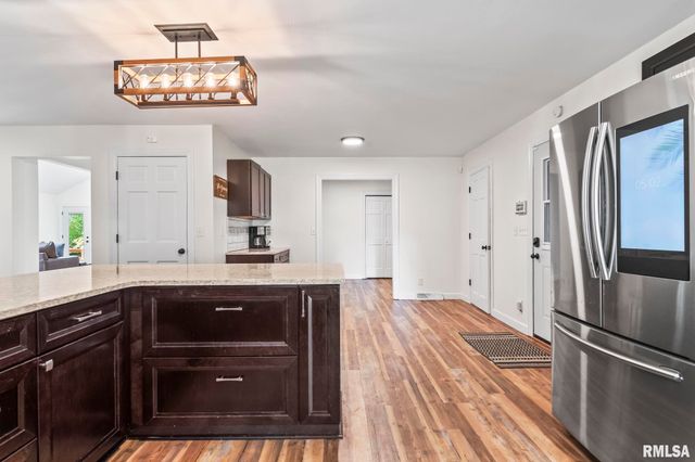 5037 Wesley Chapel Road, New Berlin, IL 62670