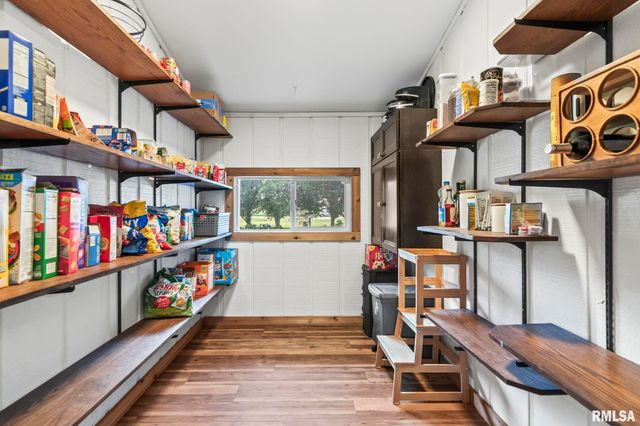 5037 Wesley Chapel Road, New Berlin, IL 62670