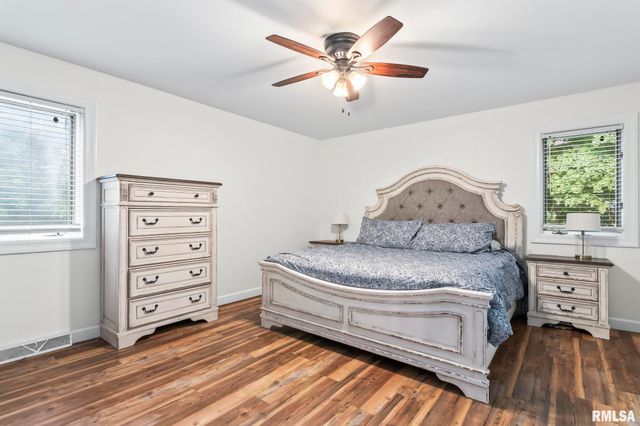 5037 Wesley Chapel Road, New Berlin, IL 62670