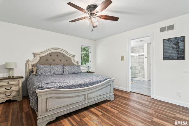 5037 Wesley Chapel Road, New Berlin, IL 62670