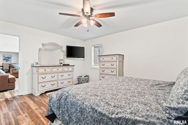 5037 Wesley Chapel Road, New Berlin, IL 62670