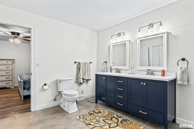 5037 Wesley Chapel Road, New Berlin, IL 62670