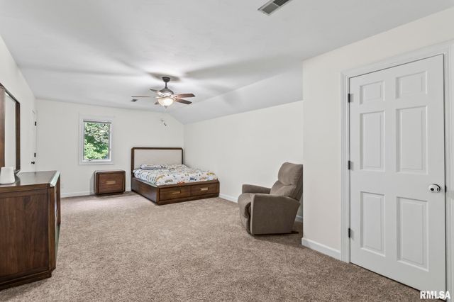 5037 Wesley Chapel Road, New Berlin, IL 62670