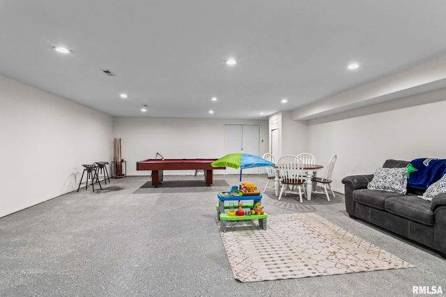 5037 Wesley Chapel Road, New Berlin, IL 62670