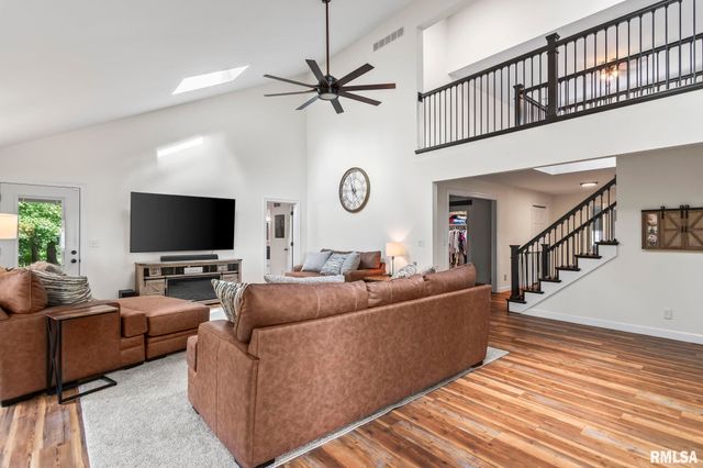 5037 Wesley Chapel Road, New Berlin, IL 62670