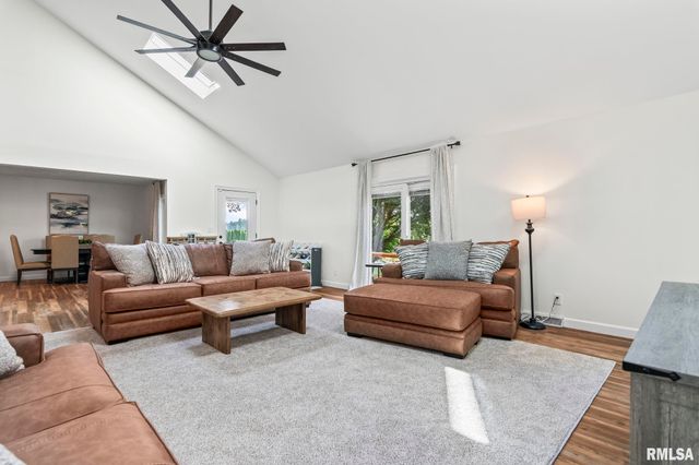 5037 Wesley Chapel Road, New Berlin, IL 62670