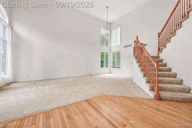 24371 Cavendish Avenue, Novi, MI 48375