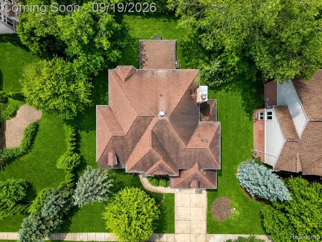 24371 Cavendish Avenue, Novi, MI 48375