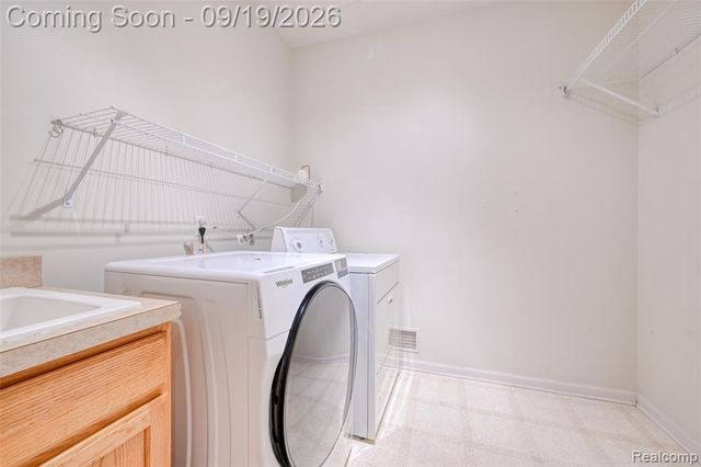 24371 Cavendish Avenue, Novi, MI 48375