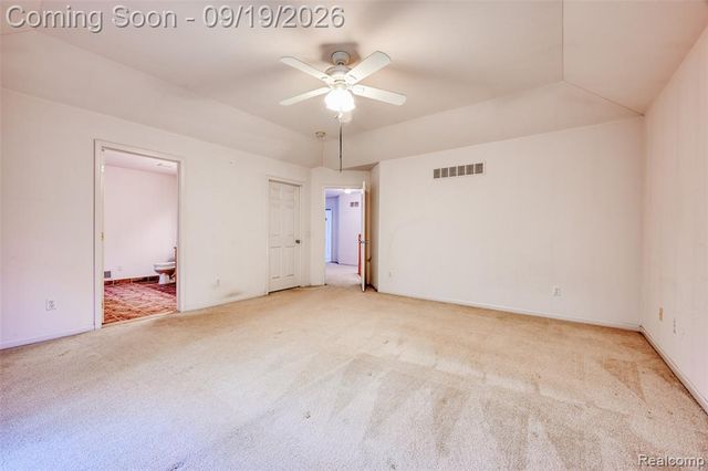 24371 Cavendish Avenue, Novi, MI 48375