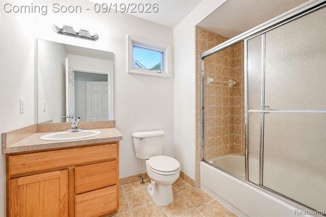 24371 Cavendish Avenue, Novi, MI 48375