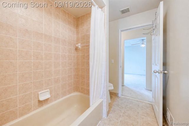 24371 Cavendish Avenue, Novi, MI 48375
