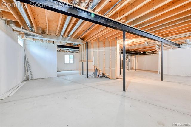 24371 Cavendish Avenue, Novi, MI 48375