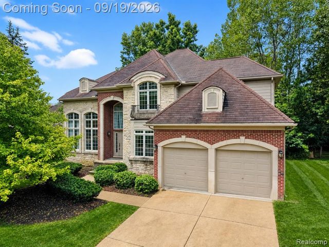 24371 Cavendish Avenue, Novi, MI 48375