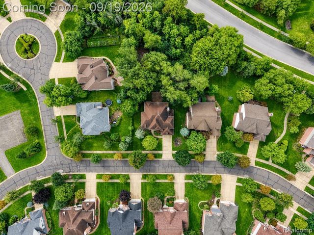 24371 Cavendish Avenue, Novi, MI 48375