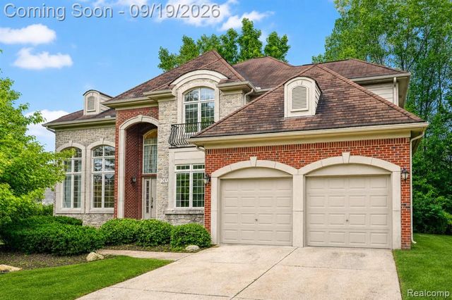 24371 Cavendish Avenue, Novi, MI 48375