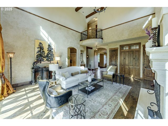 27520 ERICKSON Rd, Eugene, OR 97402