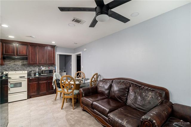 905 N 6th Avenue, Edinburg, TX 78541