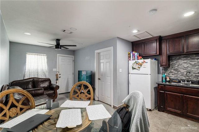 905 N 6th Avenue, Edinburg, TX 78541