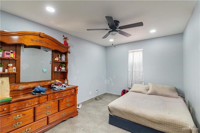 905 N 6th Avenue, Edinburg, TX 78541