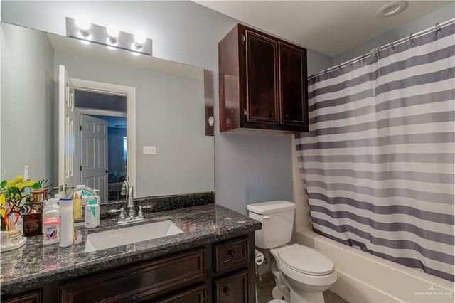 905 N 6th Avenue, Edinburg, TX 78541