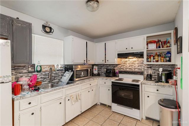 905 N 6th Avenue, Edinburg, TX 78541